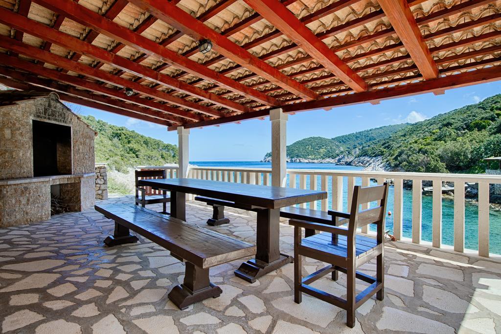 Villa Silente Okljucna Екстер'єр фото